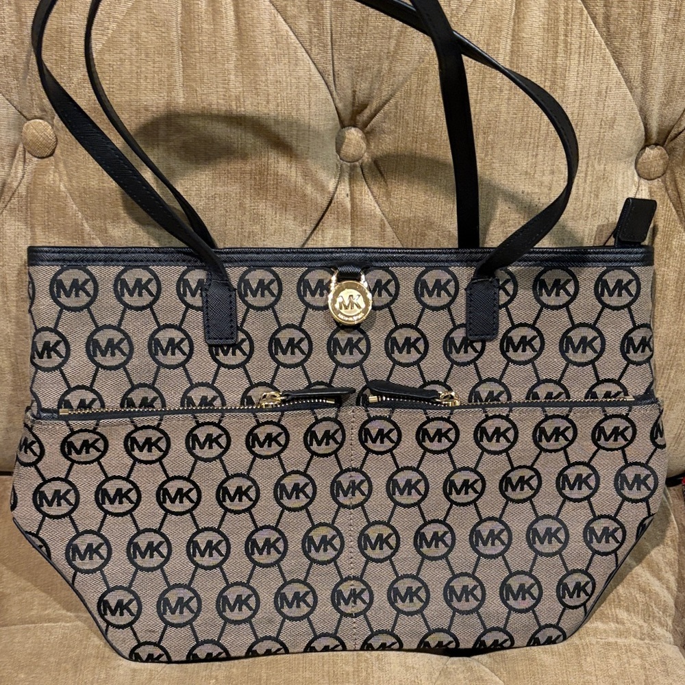 Michael Kors Signature Black and Tan Double outside zip pocket Tote